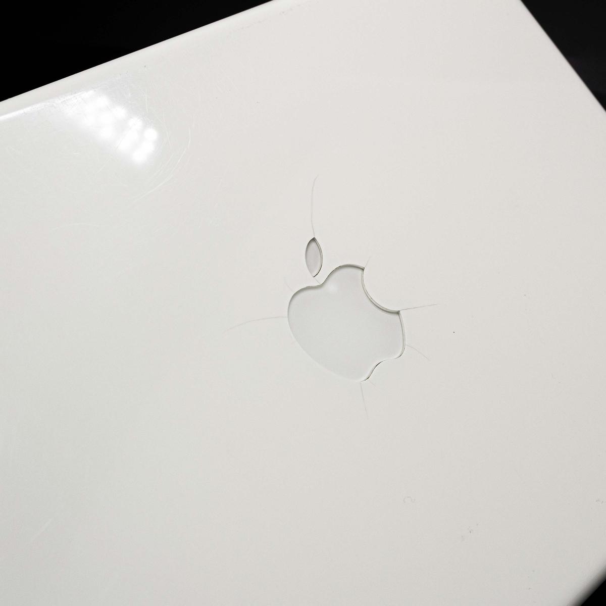 Apple Macbook 13" A1181 Early 2008 Core2Duo 2Gb 500Gb Refurbished Notebook - Picture 6 of 8